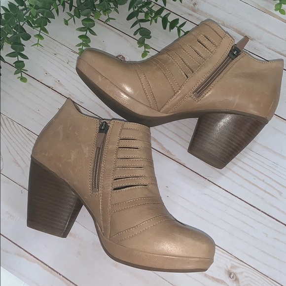 dansko meadow ankle boot